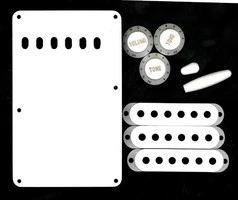 FENDER STRAT ACCESSORY KIT набор аксессуаров для электрогитары (ручки на регуляторы, корпуса для звукоснимателей, ручки для рыча